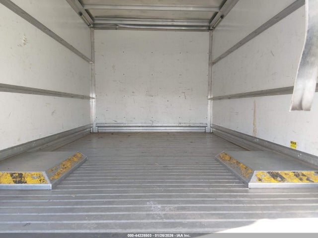 1FDBF8ZM1JKA65887 Ford Transit-350 Cab