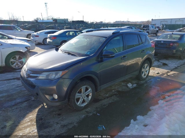 Toyota Rav4 Xle 2014 JTMRFREV5EJ004495 Image 2