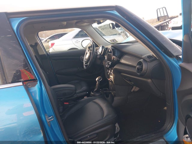 2017 MINI HARDTOP WMWXU1C38H2F78054 Photo 4
