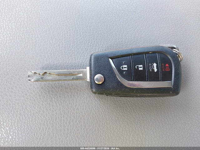 2018 Toyota Camry Le მანქანა იყიდება აუქციონზე, vin: 4T1B11HK5JU009770, აუქციონის ნომერი: 44228599