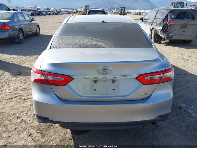 2018 Toyota Camry Le მანქანა იყიდება აუქციონზე, vin: 4T1B11HK5JU009770, აუქციონის ნომერი: 44228599