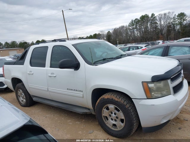 44228725 :رقم المزاد ، 3GNMCEE08BG365739 vin ، 2011 Chevrolet Avalanche 1500 Ls مزاد بيع
