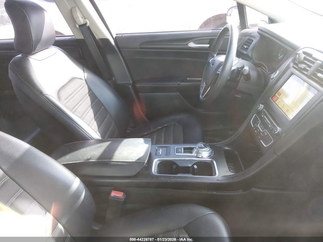 3FA6P0HD3JR130410 Ford FUSION SE