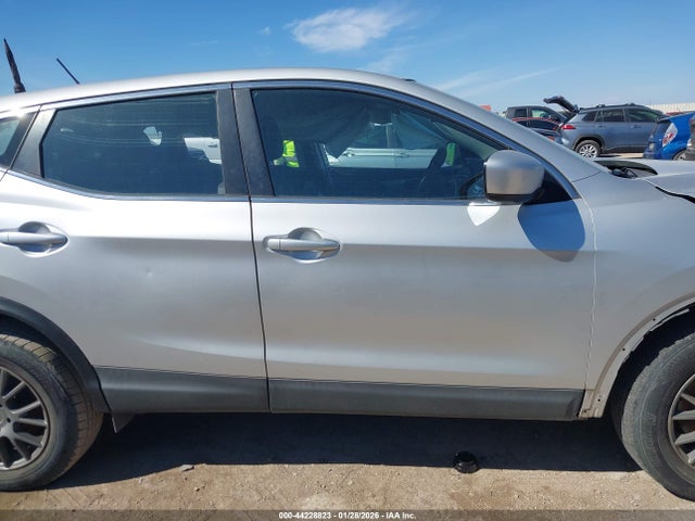 JN1BJ1CR5KW349891 Nissan Rogue Sport S