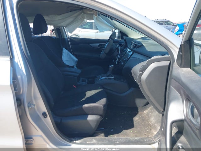 JN1BJ1CR5KW349891 Nissan Rogue Sport S