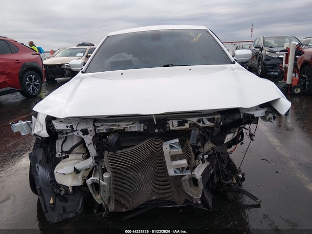 44228826 :رقم المزاد ، 2C3CCABG3FH864442 vin ، 2015 Chrysler 300 300s مزاد بيع