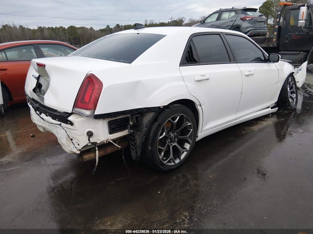 44228826 :رقم المزاد ، 2C3CCABG3FH864442 vin ، 2015 Chrysler 300 300s مزاد بيع