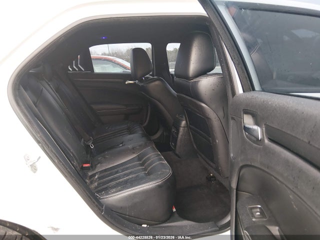 44228826 :رقم المزاد ، 2C3CCABG3FH864442 vin ، 2015 Chrysler 300 300s مزاد بيع