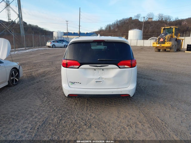 44228876 :رقم المزاد ، 2C4RC1FG0KR583610 vin ، 2019 Chrysler Pacifica Touring Plus مزاد بيع