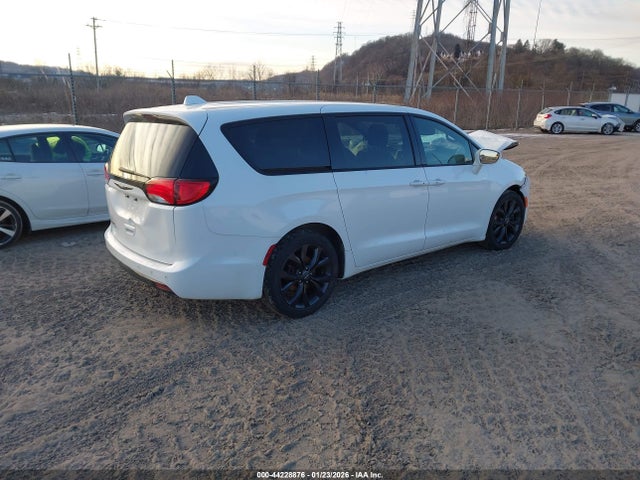 44228876 :رقم المزاد ، 2C4RC1FG0KR583610 vin ، 2019 Chrysler Pacifica Touring Plus مزاد بيع