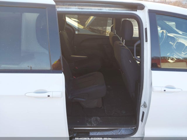 44228876 :رقم المزاد ، 2C4RC1FG0KR583610 vin ، 2019 Chrysler Pacifica Touring Plus مزاد بيع