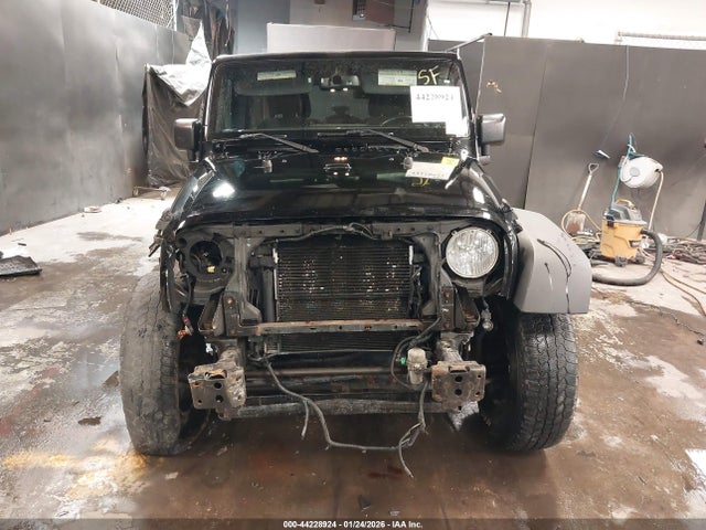 44228924 :رقم المزاد ، 1C4BJWDG4GL188157 vin ، 2016 Jeep Wrangler Unlimited Willys Wheeler مزاد بيع