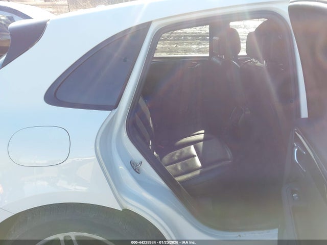 2019 PORSCHE MACAN WP1AA2A53KLB01153 Photo 7