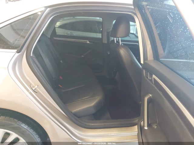 Aukcja sprzedaży 2016 Volkswagen Passat 1.8t Se, vin: 1VWBT7A3XGC014821, numer aukcji: 44229007