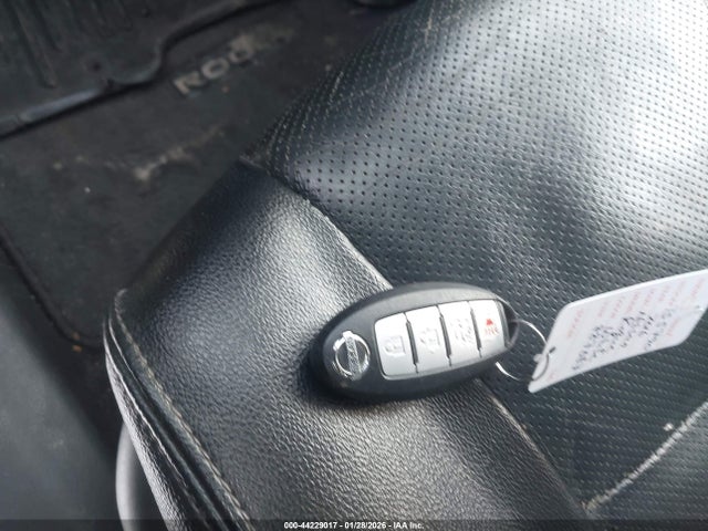 2016 Nissan Rogue Sl მანქანა იყიდება აუქციონზე, vin: 5N1AT2MV8GC887087, აუქციონის ნომერი: 44229017