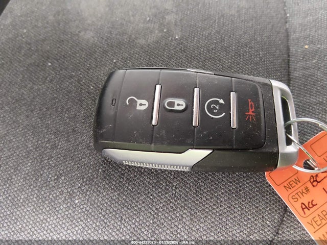 2022 RAM 1500 1C6SRFBT8NN162064 Photo 10