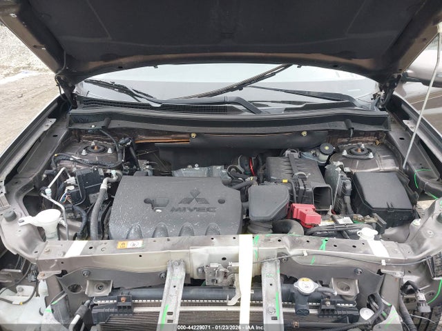 JA4AZ3A35GZ062773 Mitsubishi Outlander Sel