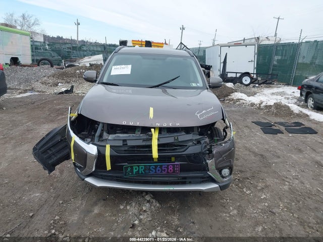 JA4AZ3A35GZ062773 Mitsubishi Outlander Sel