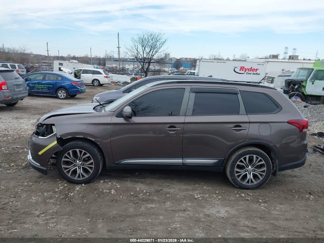 JA4AZ3A35GZ062773 Mitsubishi Outlander Sel