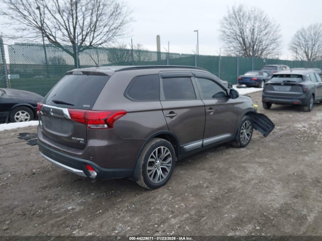 JA4AZ3A35GZ062773 Mitsubishi Outlander Sel