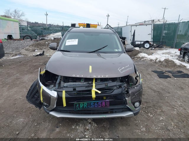 JA4AZ3A35GZ062773 Mitsubishi Outlander Sel