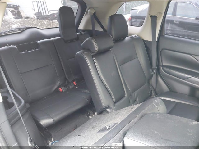 JA4AZ3A35GZ062773 Mitsubishi Outlander Sel