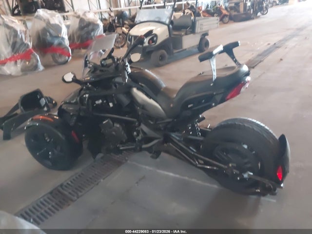2021 CAN-AM SPYDER ROADSTER 2BXRDDE28MV000554 Photo 2