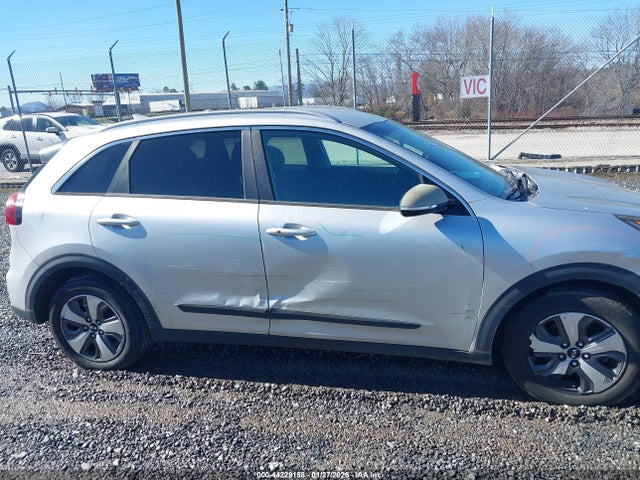 KNDCC3LC4H5043217 KIA NIRO EX