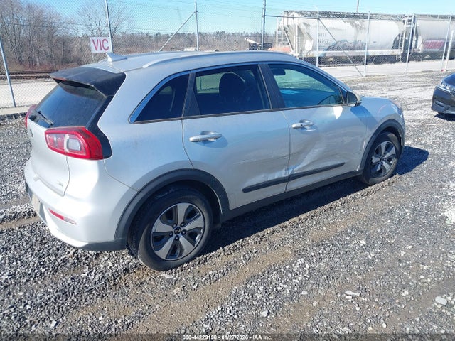 KNDCC3LC4H5043217 KIA NIRO EX