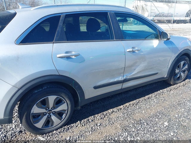 KNDCC3LC4H5043217 KIA NIRO EX