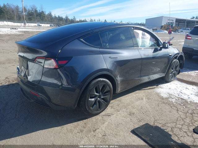 7SAYGDED6SA373999 Tesla Model Y Long Range Dual Motor Rear-wheel Drive