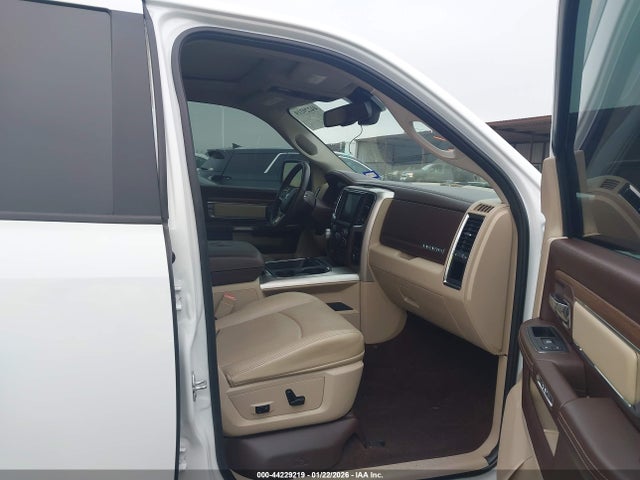 44229219 :رقم المزاد ، 1C6RR7NT8HS773976 vin ، 2017 Ram 1500 Laramie  4x4 5'7 Box مزاد بيع