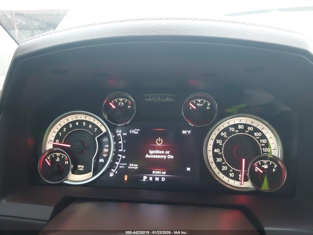 44229219 :رقم المزاد ، 1C6RR7NT8HS773976 vin ، 2017 Ram 1500 Laramie  4x4 5'7 Box مزاد بيع