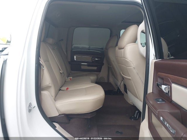 44229219 :رقم المزاد ، 1C6RR7NT8HS773976 vin ، 2017 Ram 1500 Laramie  4x4 5'7 Box مزاد بيع