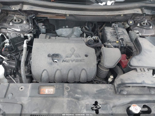 2016 MITSUBISHI OUTLANDER JA4AZ3A38GZ052352 Photo 9