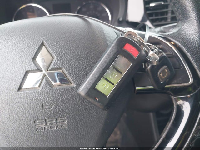 2016 MITSUBISHI OUTLANDER JA4AZ3A38GZ052352 Photo 10