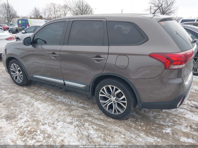 2016 MITSUBISHI OUTLANDER JA4AZ3A38GZ052352 Photo 2