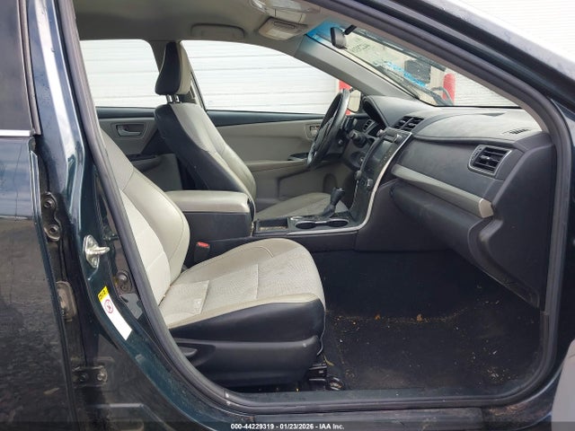 4T1BF1FK1HU342272 Toyota CAMRY SE