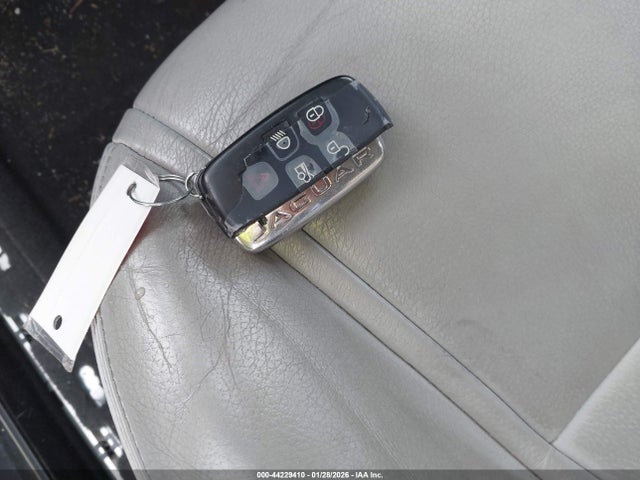 2015 JAGUAR XF SAJWA0FS9FPU60422 Photo 10