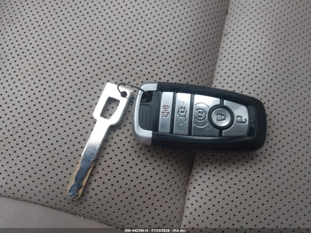 1FMCU0CZ5MUA92907 Ford Escape Sel Hybrid