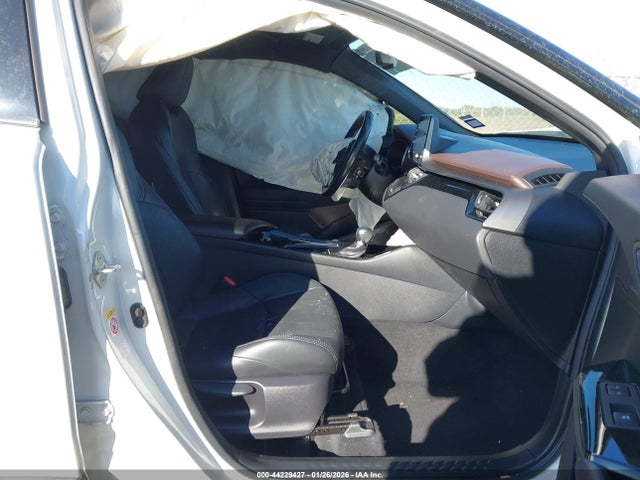 2019 TOYOTA C-HR JTNKHMBX7K1061258 Photo 4