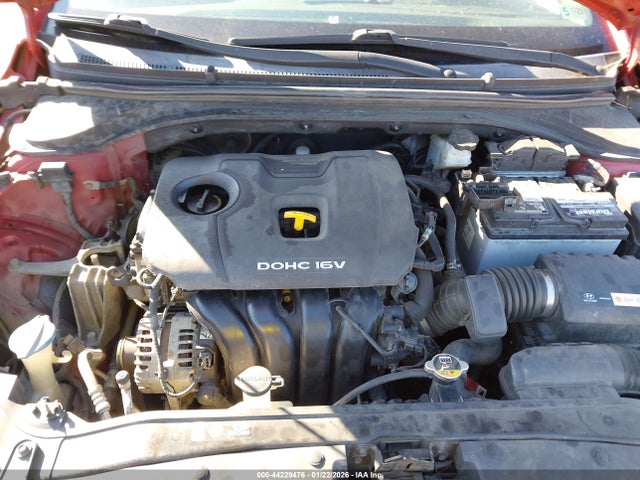 KMHD84LF8HU273429 Hyundai ELANTRA SE