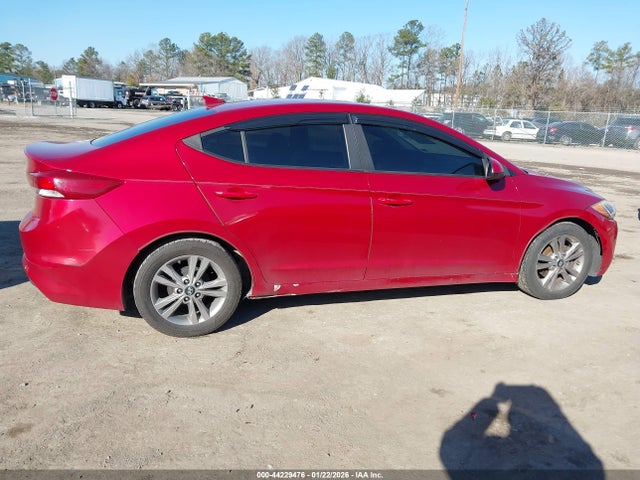 KMHD84LF8HU273429 Hyundai ELANTRA SE