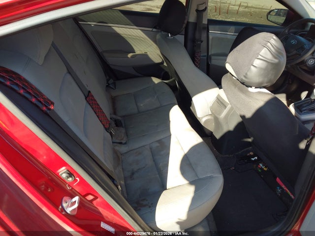 KMHD84LF8HU273429 Hyundai ELANTRA SE