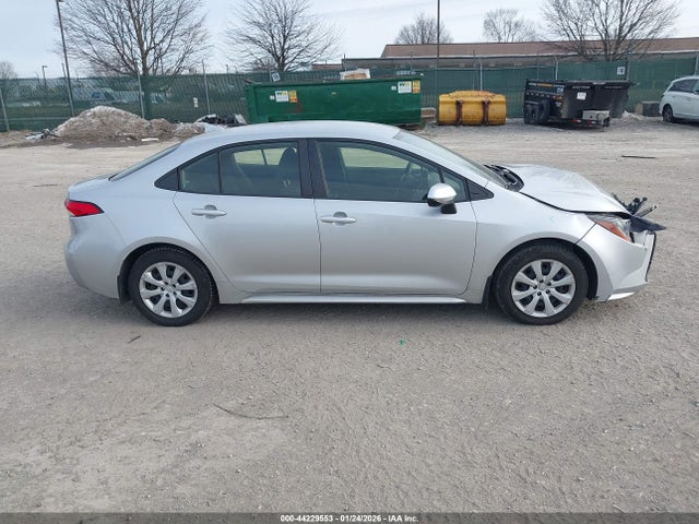 JTDEPMAEXN3016389 Toyota COROLLA LE