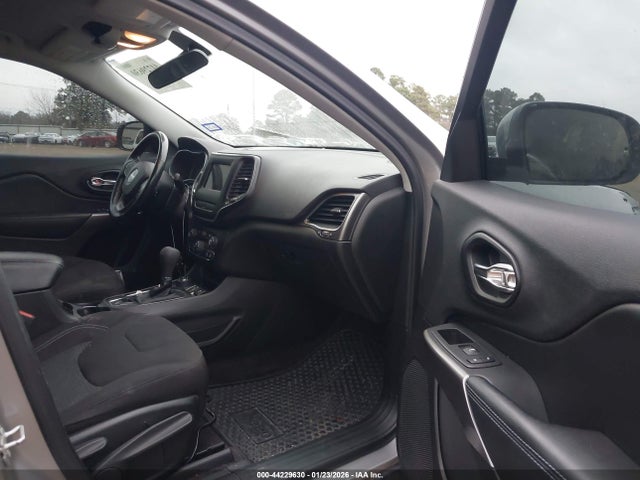 2019 JEEP CHEROKEE 1C4PJMCX9KD230904 Photo 4