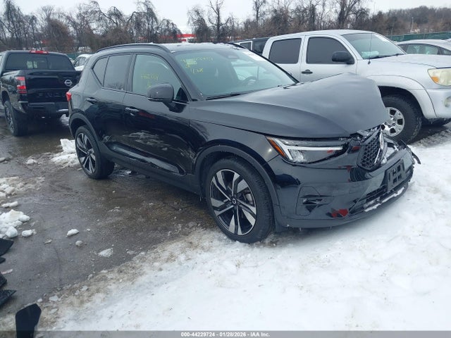 2023 VOLVO XC40 YV4L12UW1P2112497