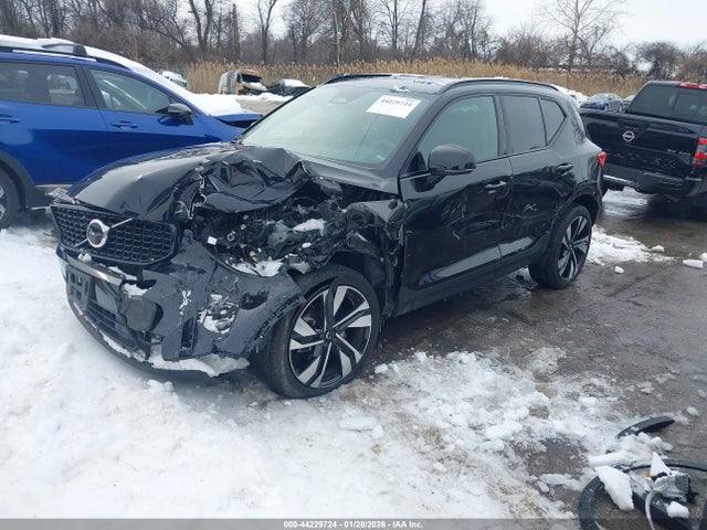 2023 VOLVO XC40 YV4L12UW1P2112497 Photo 1