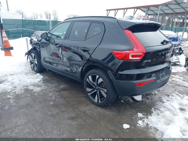 2023 VOLVO XC40 YV4L12UW1P2112497 Photo 2