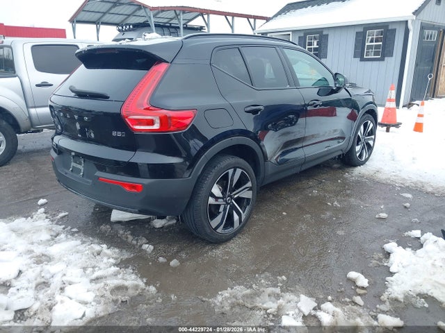 2023 VOLVO XC40 YV4L12UW1P2112497 Photo 3